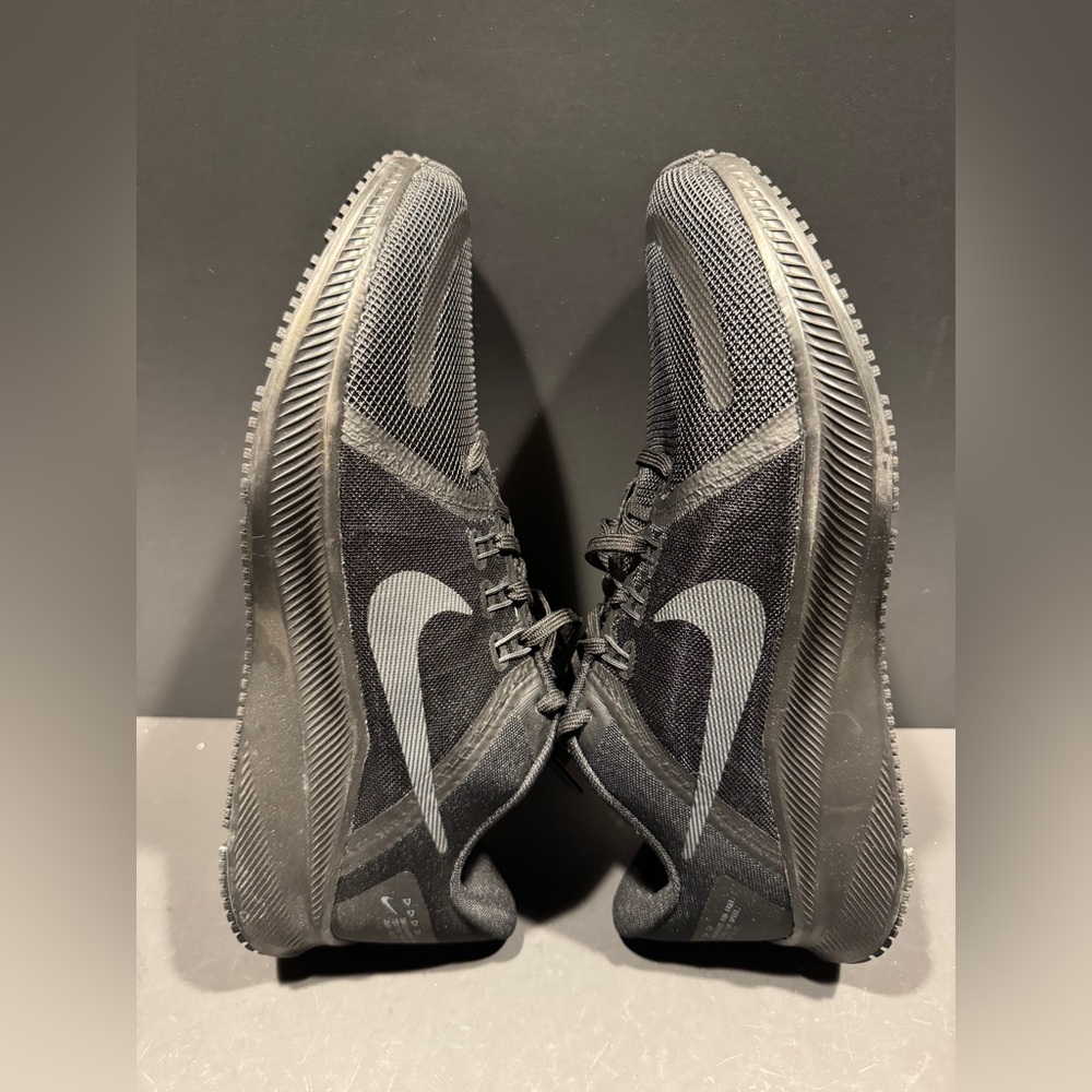 NEW Nike Quest 4 Triple Black Dark Smoke Grey Sneakers Shoes Men's 9.5 - Picture 5 of 7
